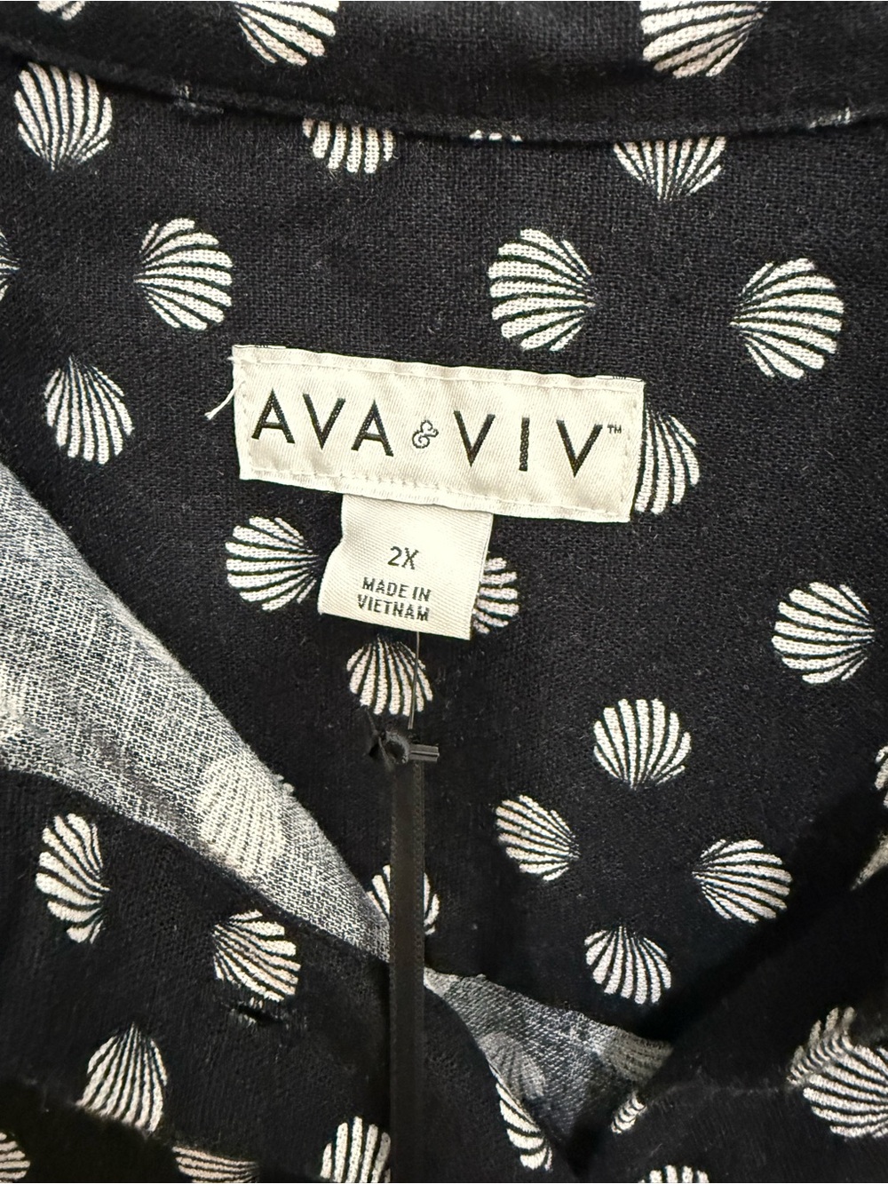 Ava & Viv Black and White Polka Dot Short Sleeve Blouse - Picture 2 of 10